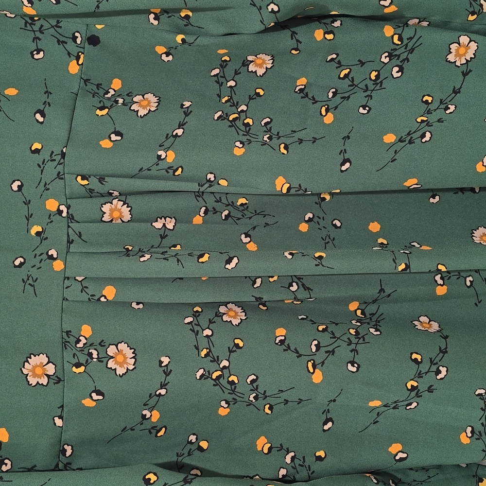 DR2 Dark Green Floral Blouse - Picture 4 of 5